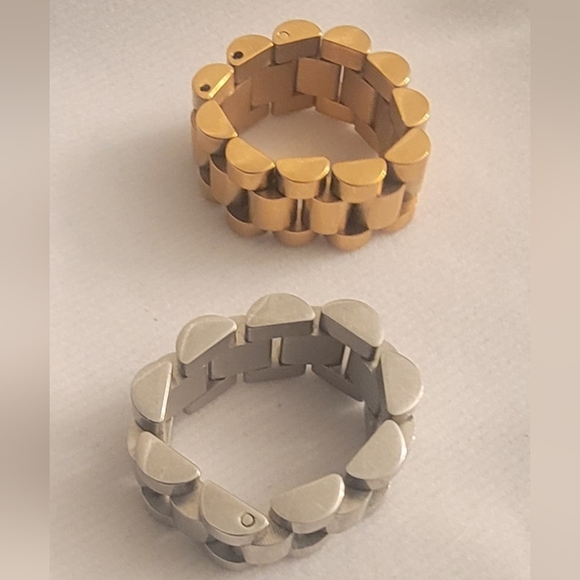 Two Stackable Fashion Rings (Silver/Gold) - Picture 4 of 6